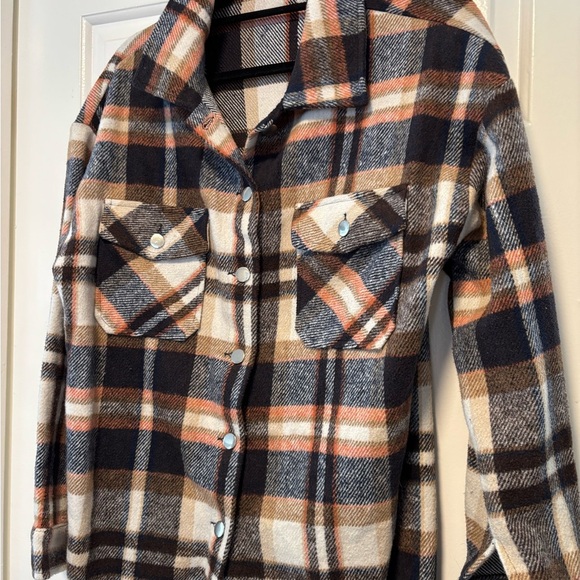 Unisex Plaid Flannel Shacket - L - Great Condition - Picture 5 of 6